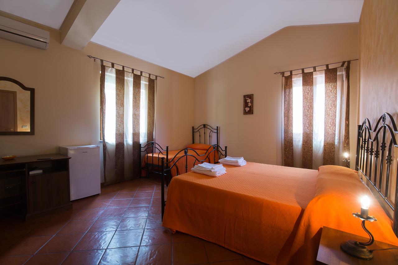 Turismo Rurale Il Sole Villa Sant'Angelo di Brolo Rom bilde