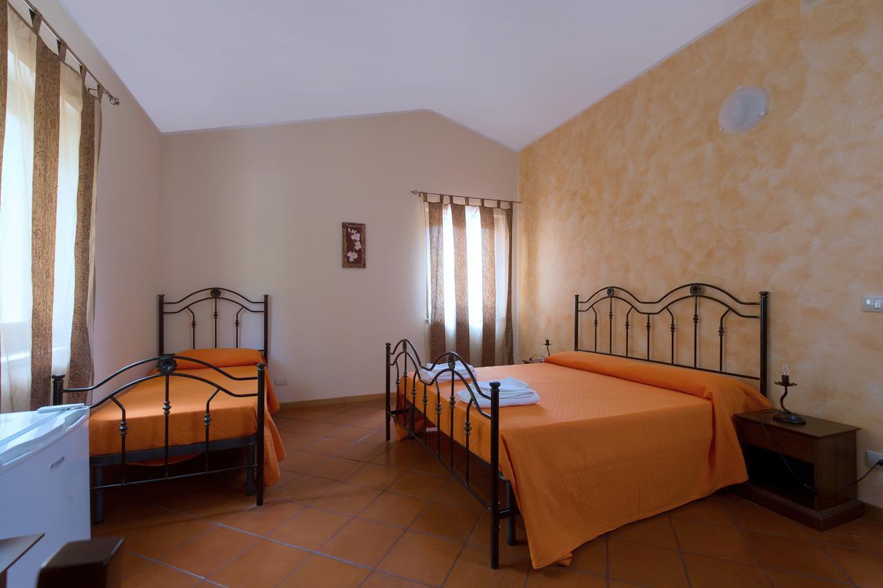 Turismo Rurale Il Sole Villa Sant'Angelo di Brolo Rom bilde